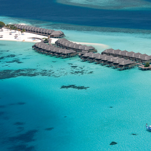 Lüksün ve konforun buluşma noktası Constance Hotels & Resorts Moofushi, sonbahar gelinlerini sıcak balayı tatiline bekliyor!